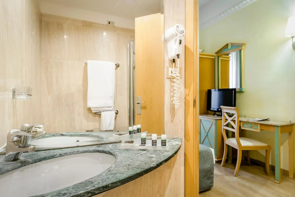 Athens Cypria Hotel