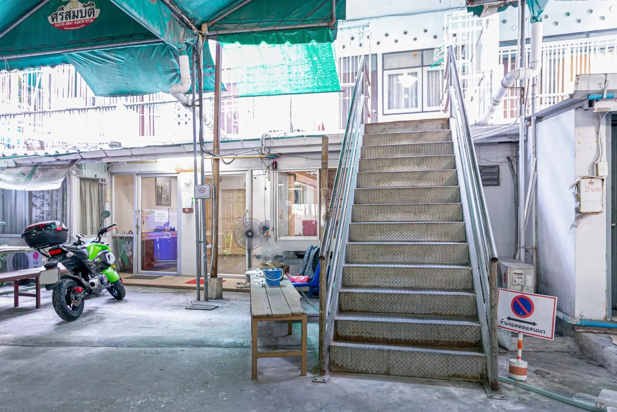 Freesia Saladaeng Silom Apartments