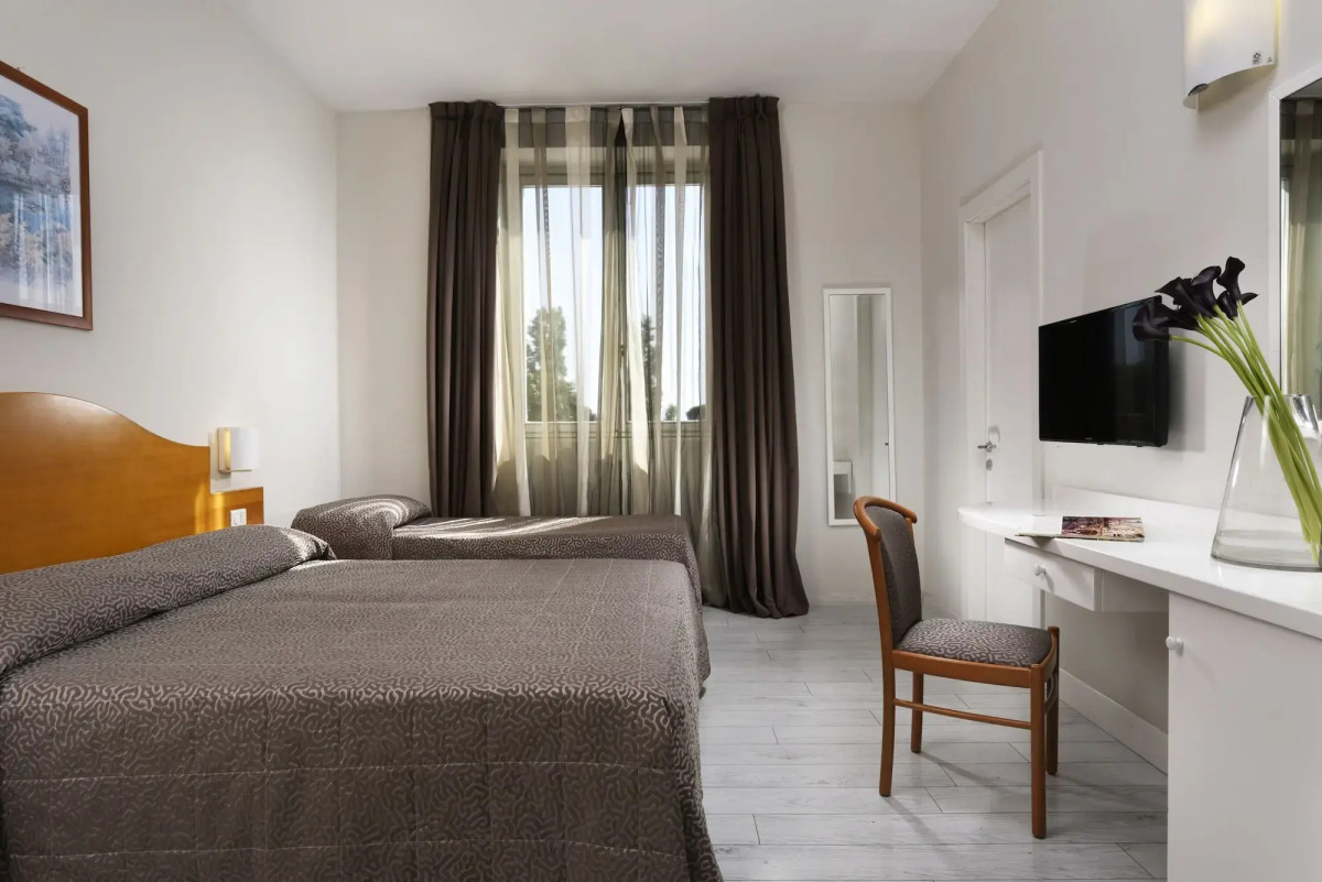 Isola Sacra Rome Airport