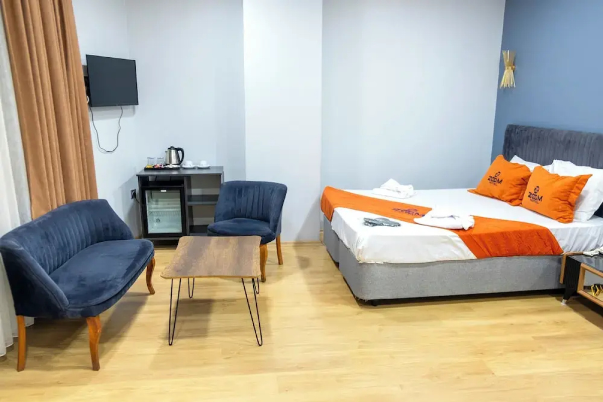 Zoom Hotel