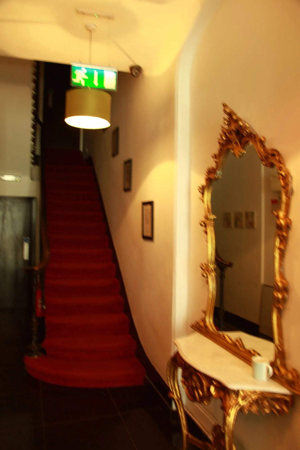 Exhibition Court Hotel 4