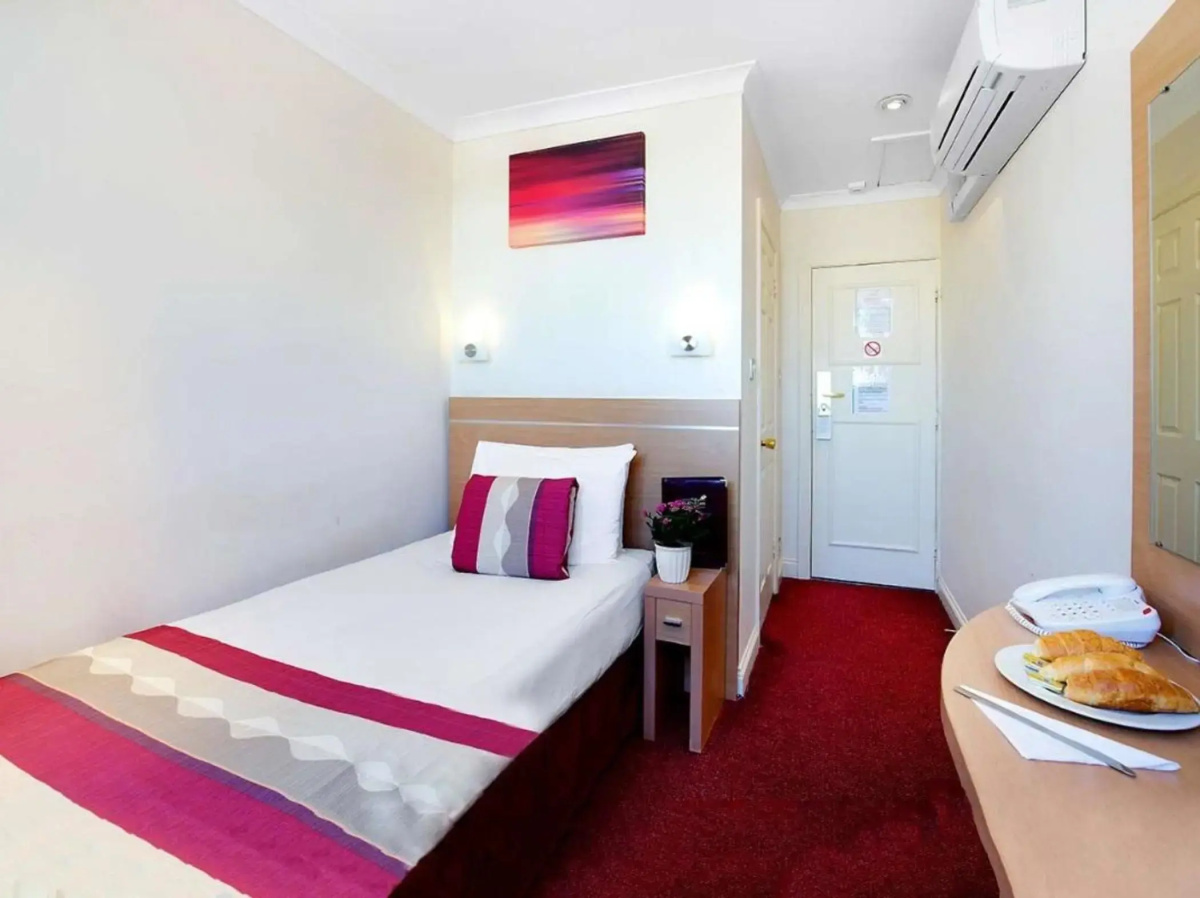 Queens Park Hotel