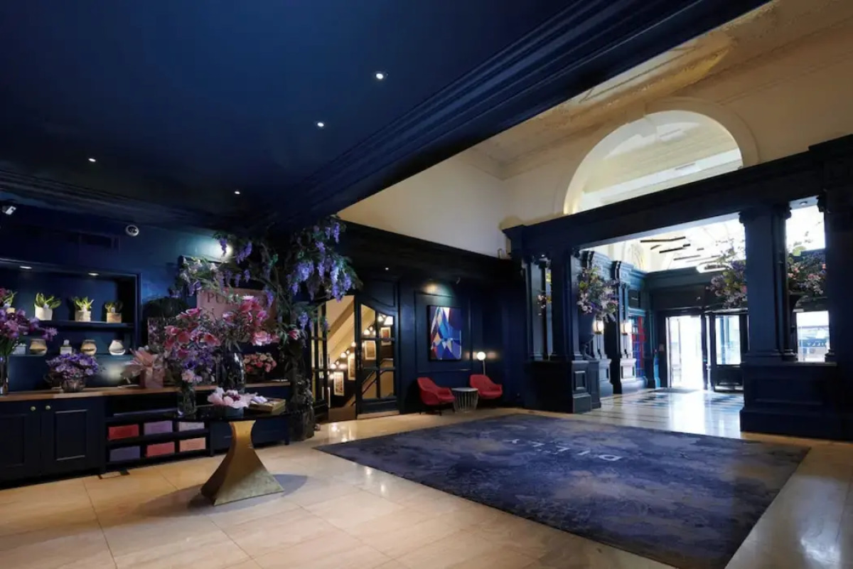 Отель The Dilly