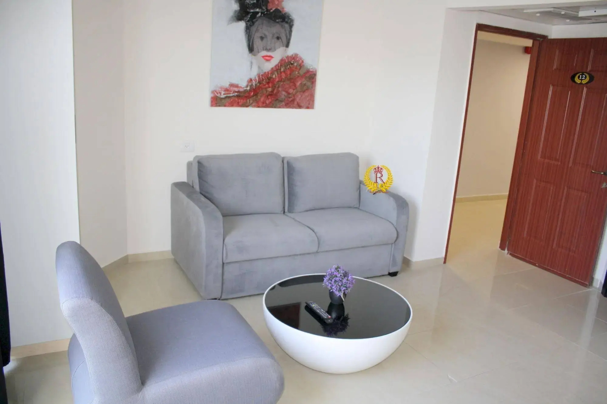 Rich Royal Suites