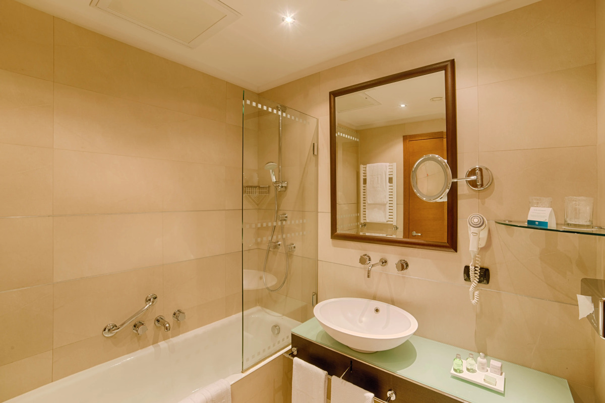 Отель NH Milano 2