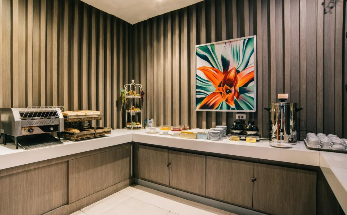 iCheck inn Central Patong