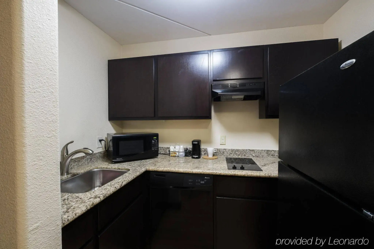 Red Roof Inn PLUS+ Houston - Energy Corridor