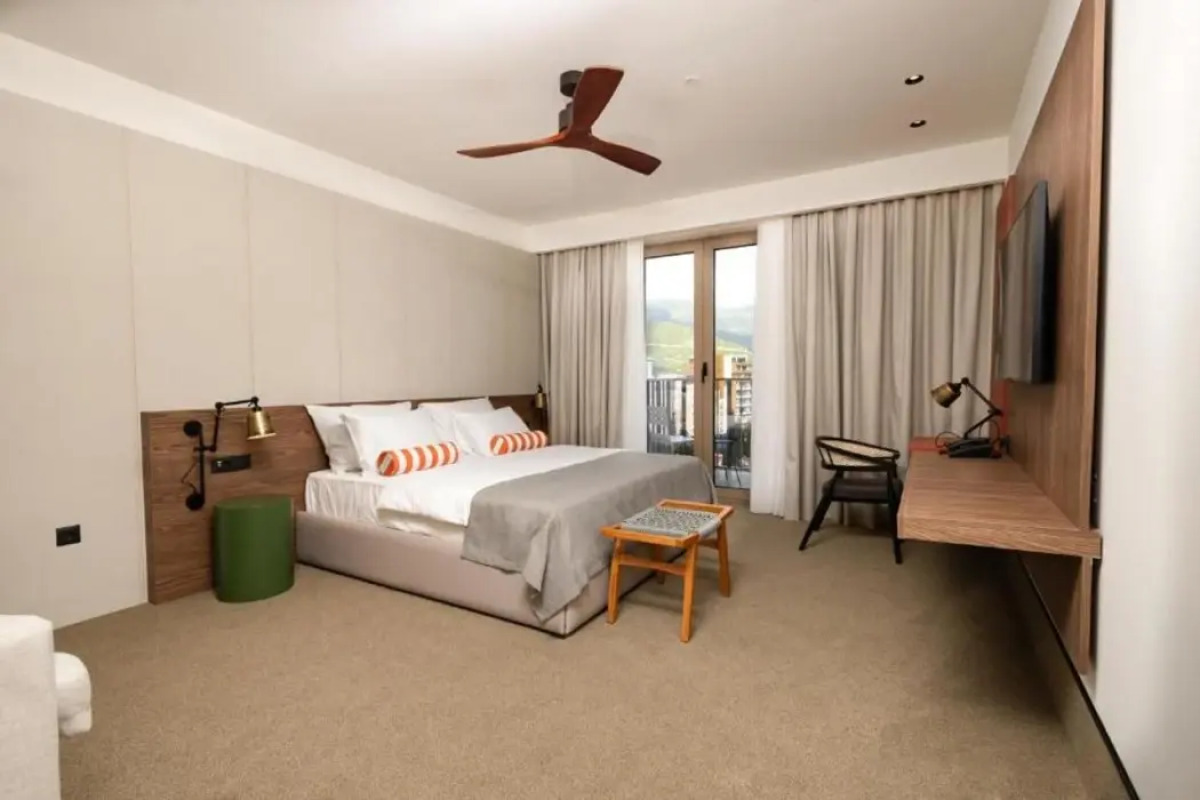 Infinity Hotel & More