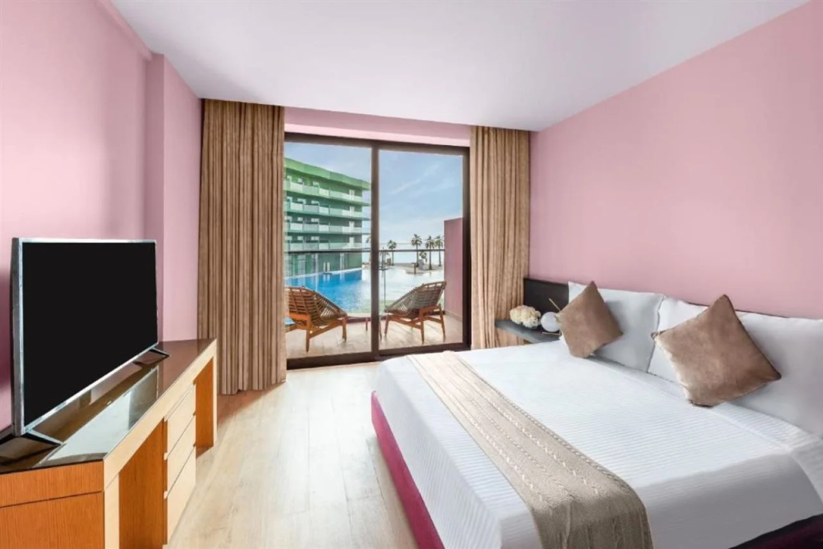 Отель Voco Dubai Monaco The Heart of Europe