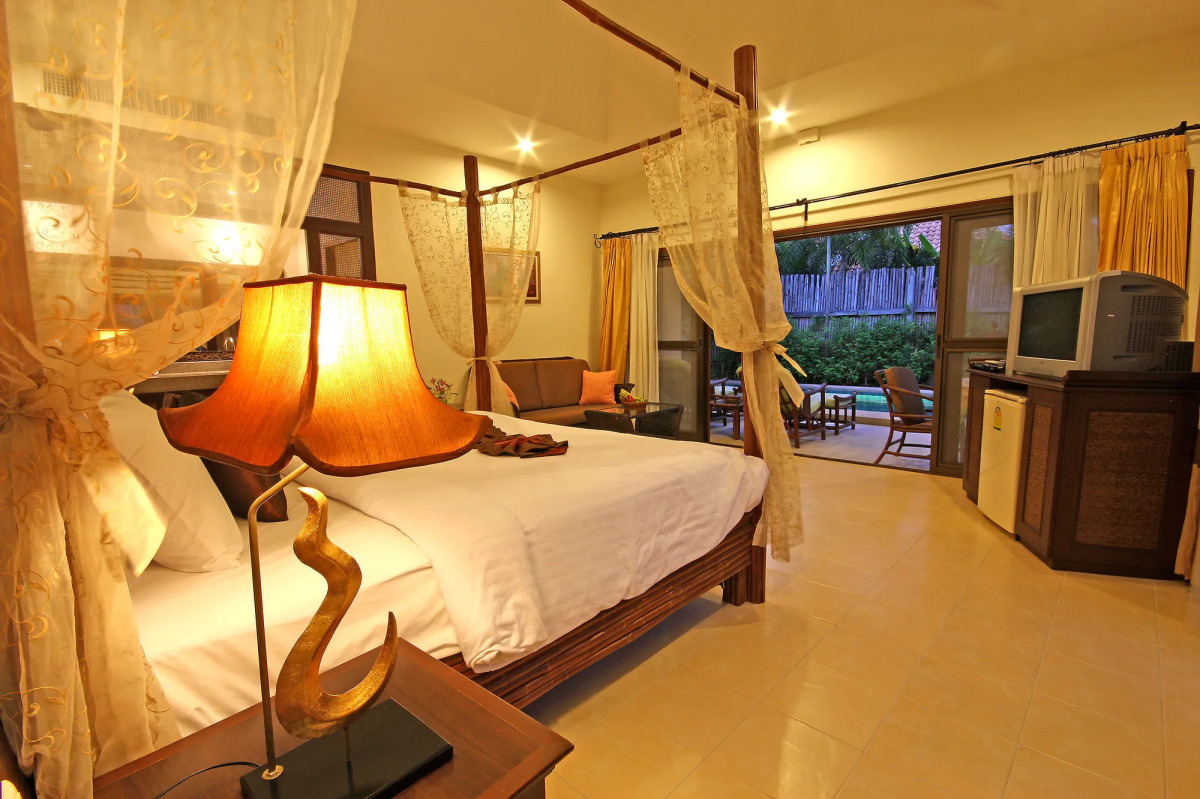 Villa Raya Private Pool Villas Resort