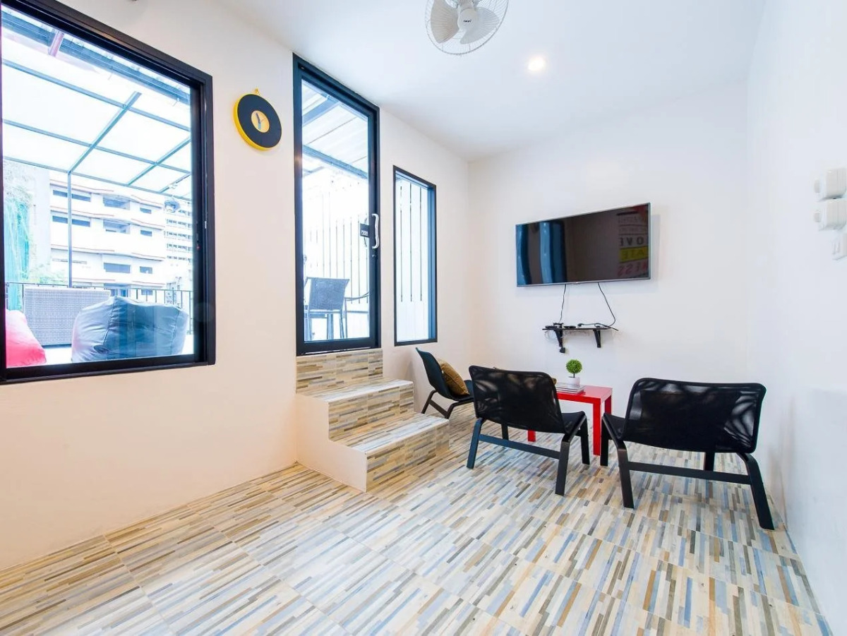 Matchbox Bangkok Hostel