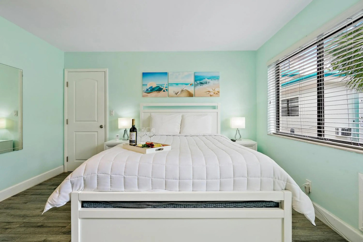 Hollywood Beachside Boutique Suites