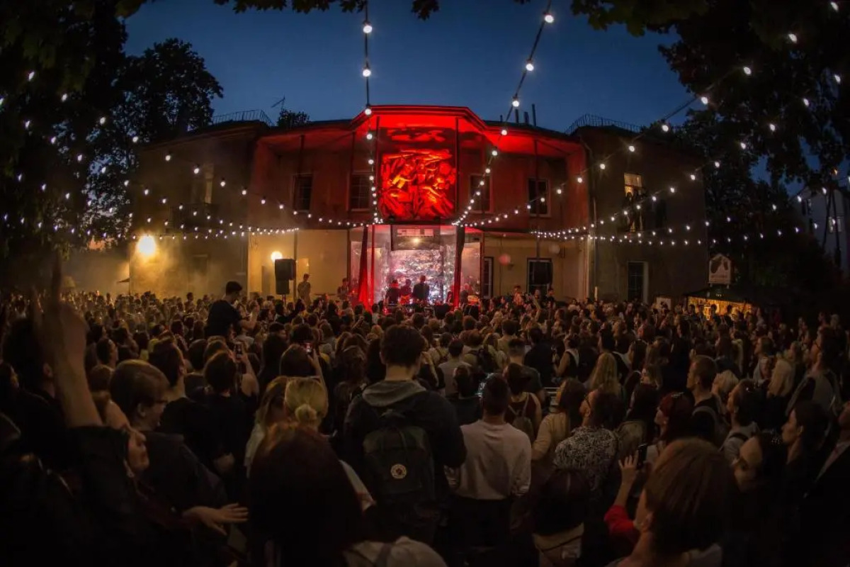 Downtown Forest Hostel & Camping