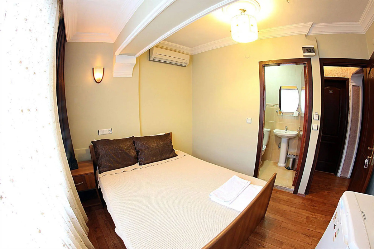 Paradise Hotel
