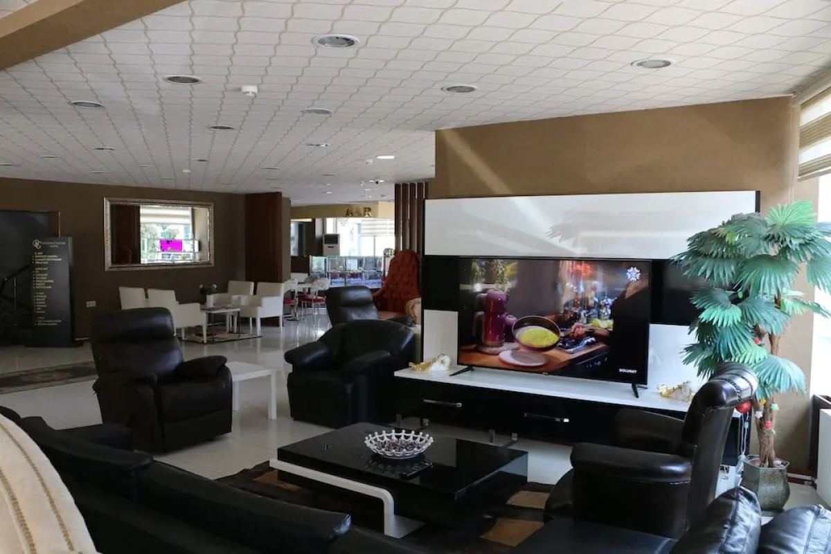Business Grand Hotel