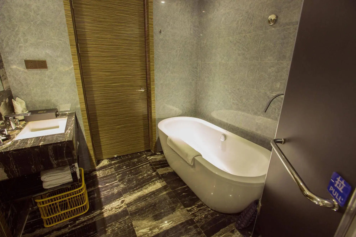 La Perle International Hotel - Free shuttle between hotel and Exhibition Center during Canton Fair & Exhibitor registration Counter