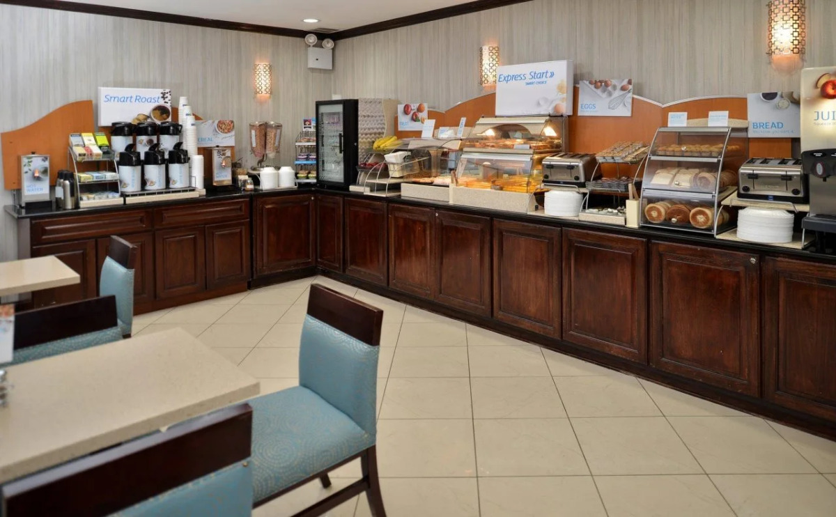 Holiday Inn Express Kennedy Airport