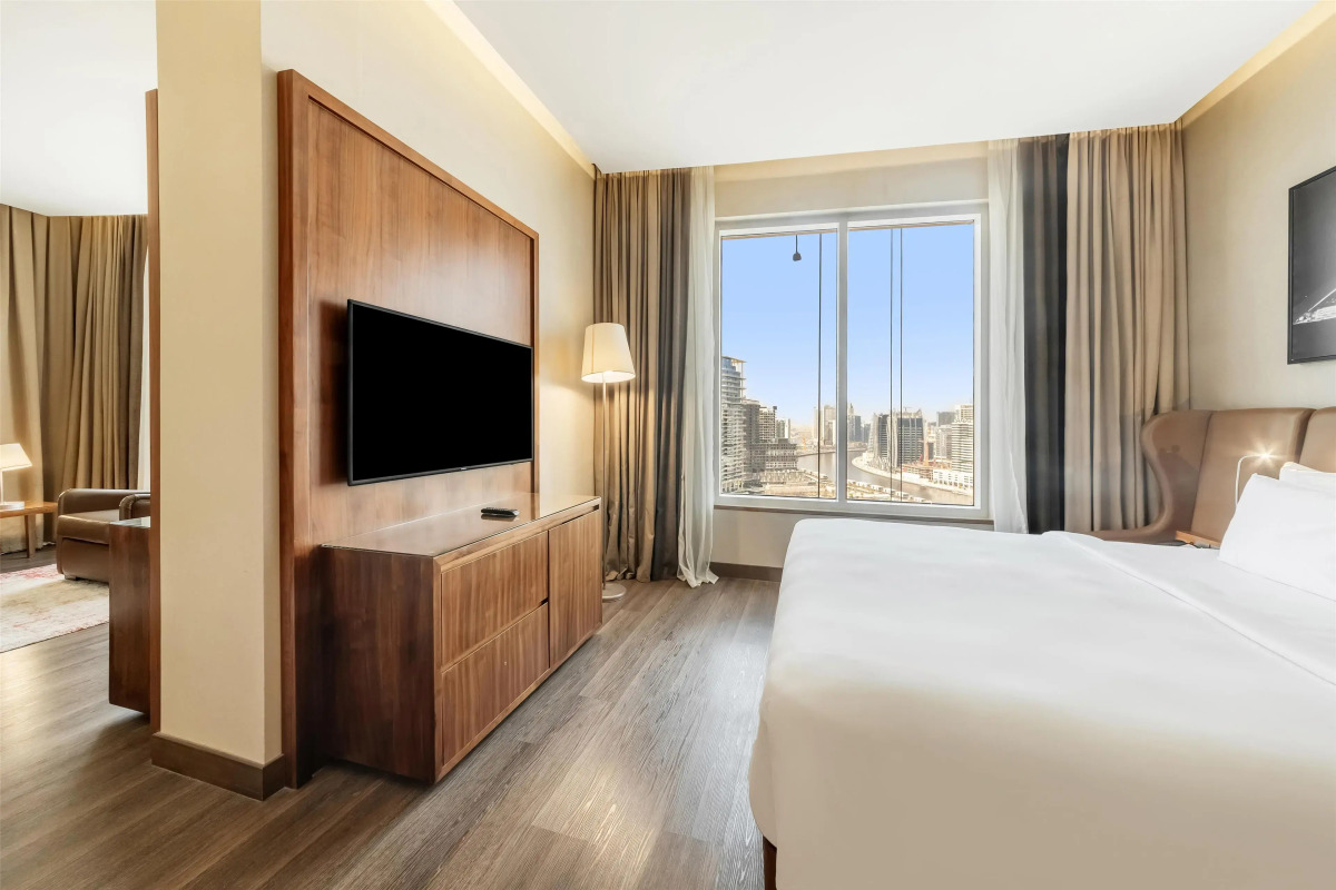 Отель Radisson Blu Hotel, Dubai Canal View