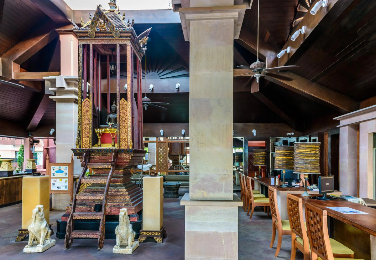 Seaview Patong Hotel