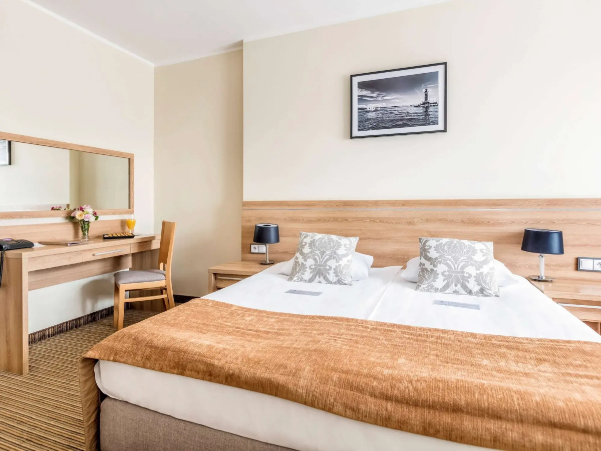 Mercure Wiazowna Brant