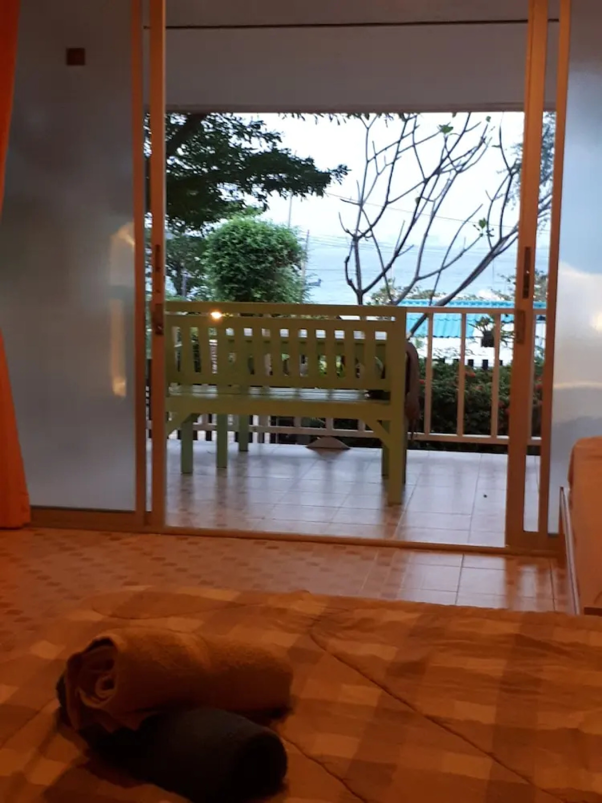 Insook Ko Larn Guesthouse