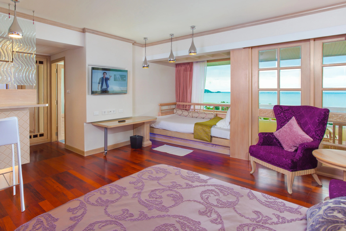 Diamond Cliff Resort & Spa, Patong Beach