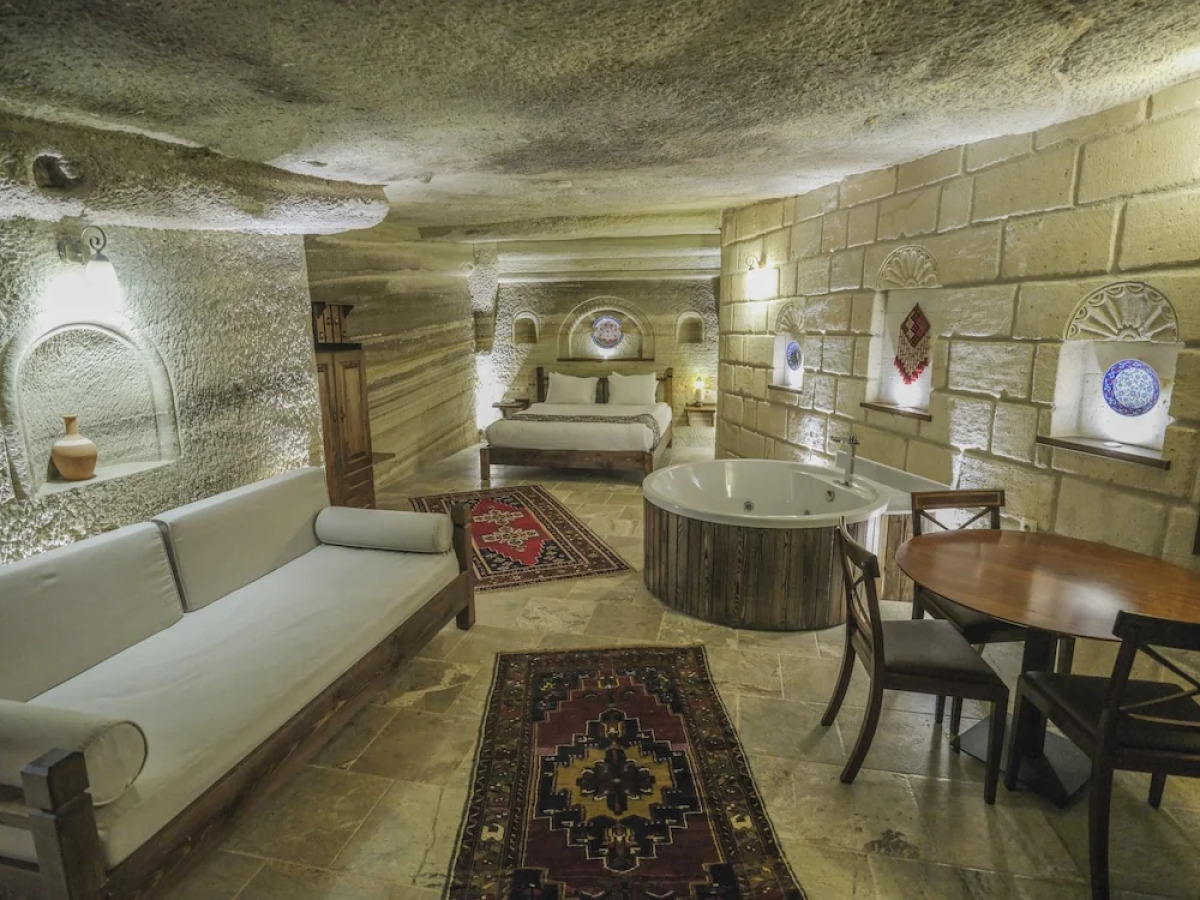 Zara Cave Hotel +10