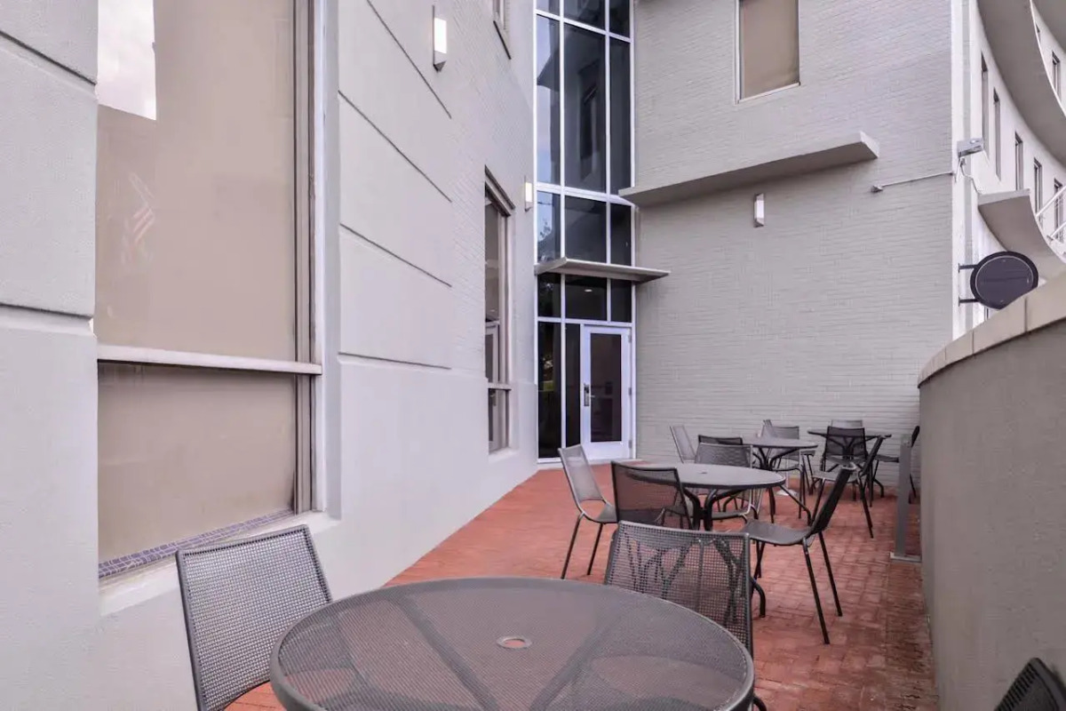 Holiday Inn Express New Orleans - St Charles (ex Modern Hotel)