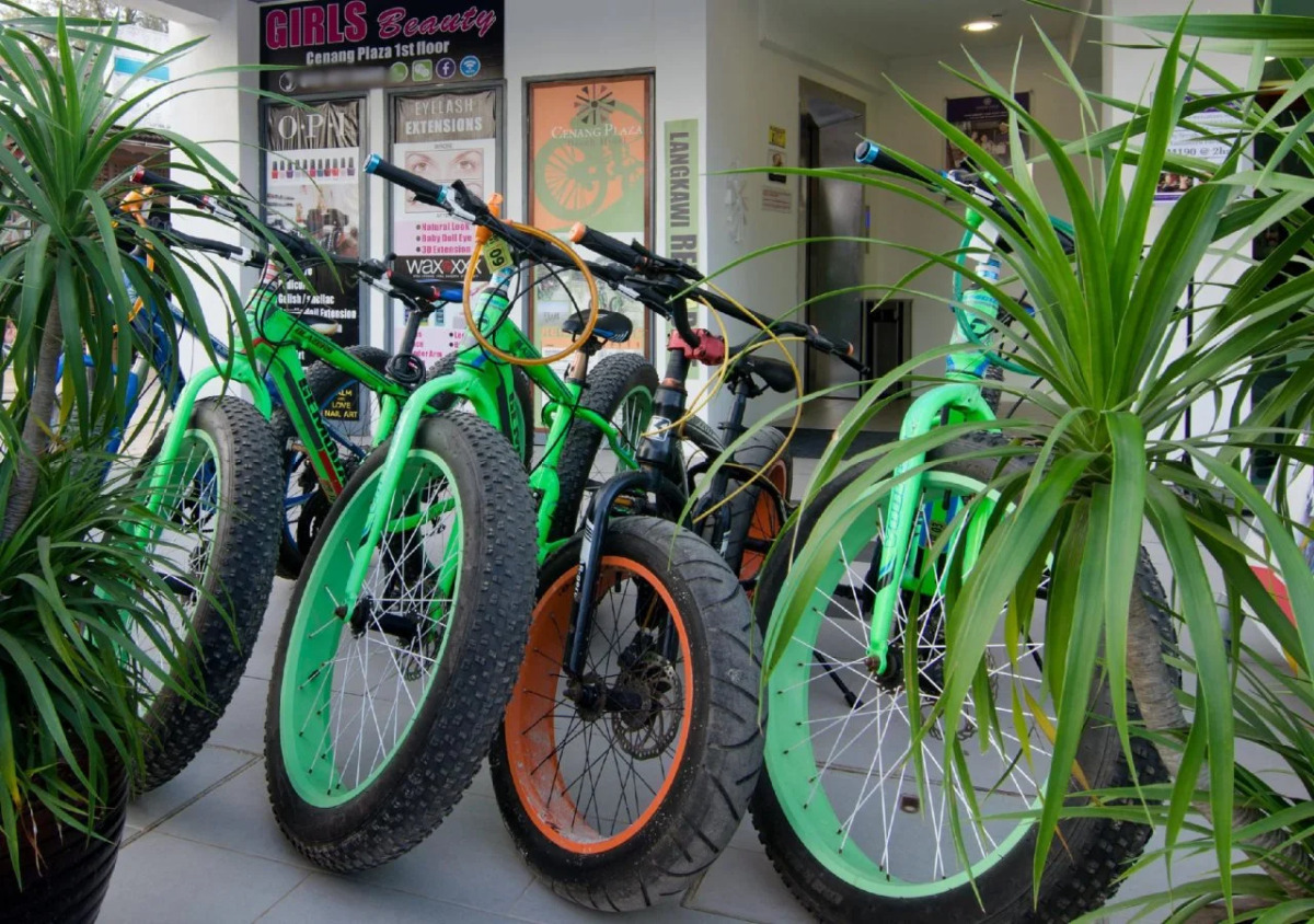 Cenang Plaza Beach Hotel