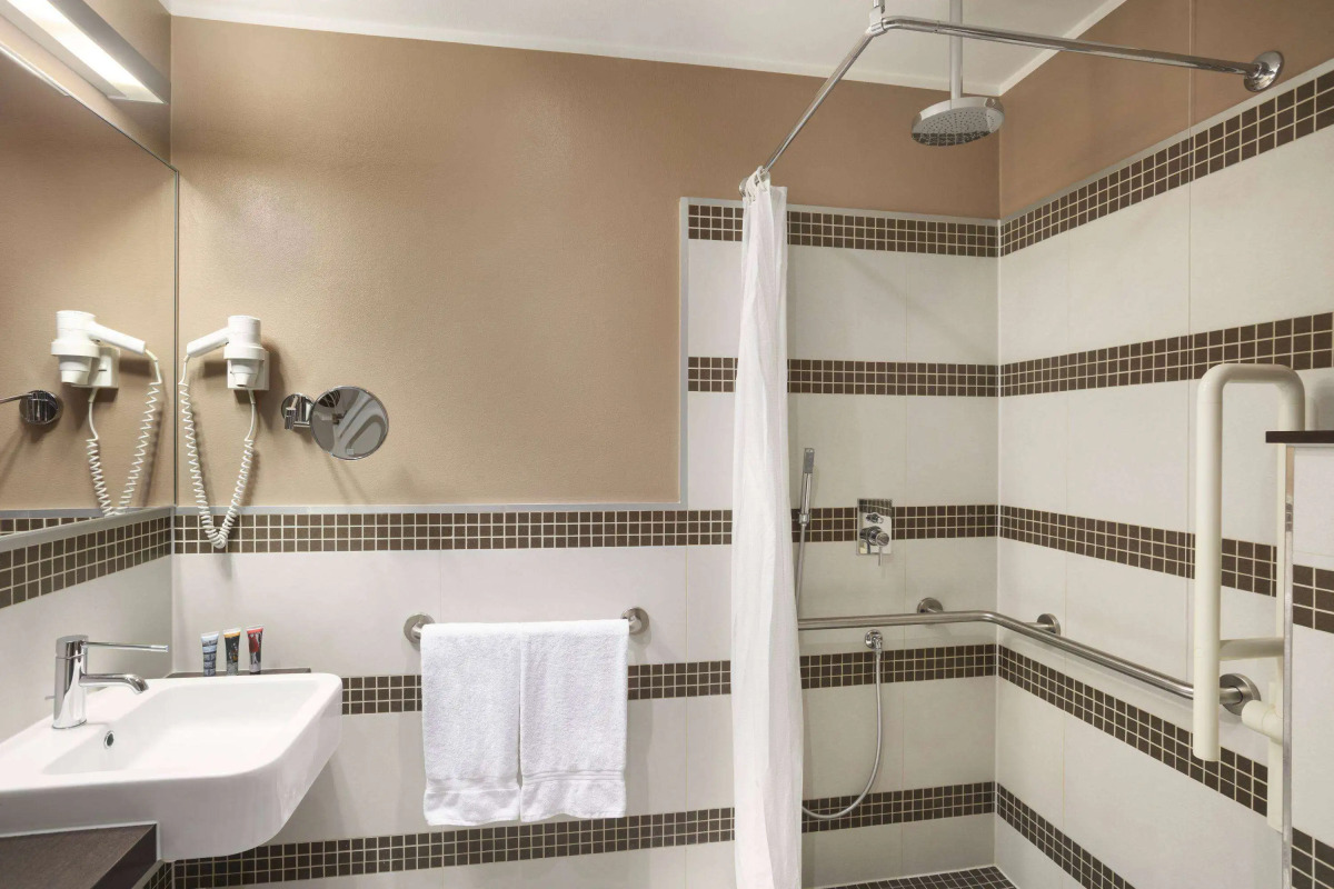 Отель Ramada Plaza by Wyndham Milano