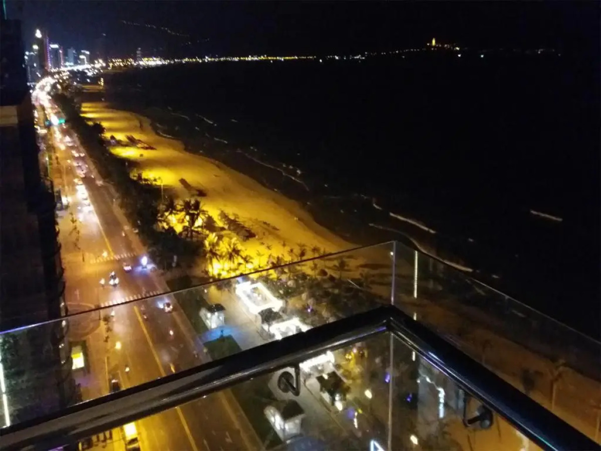 Yarra Ocean Suites Danang