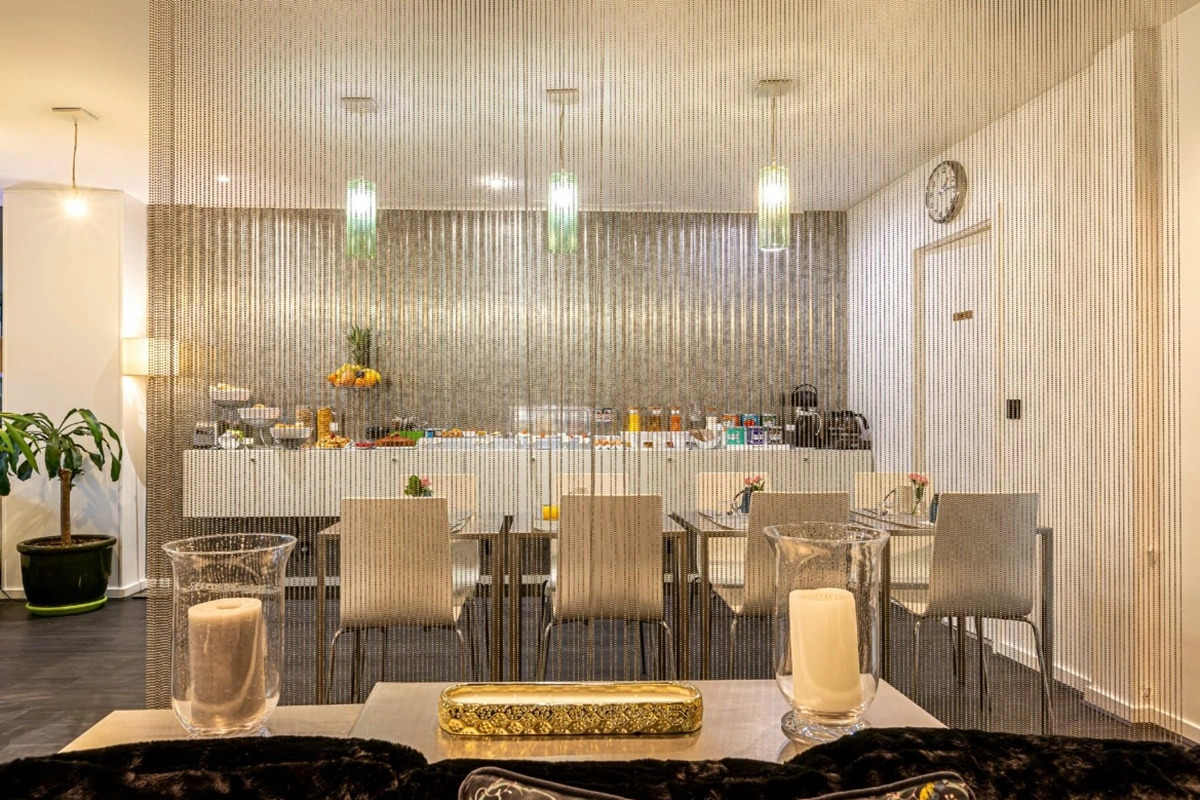 Hotel Glasgow Monceau Paris by Patrick Hayat