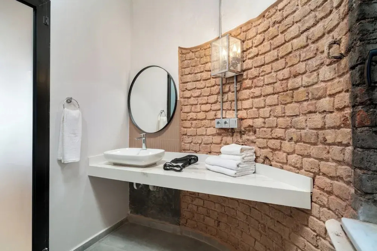 Urban Quarters - Büklü Han