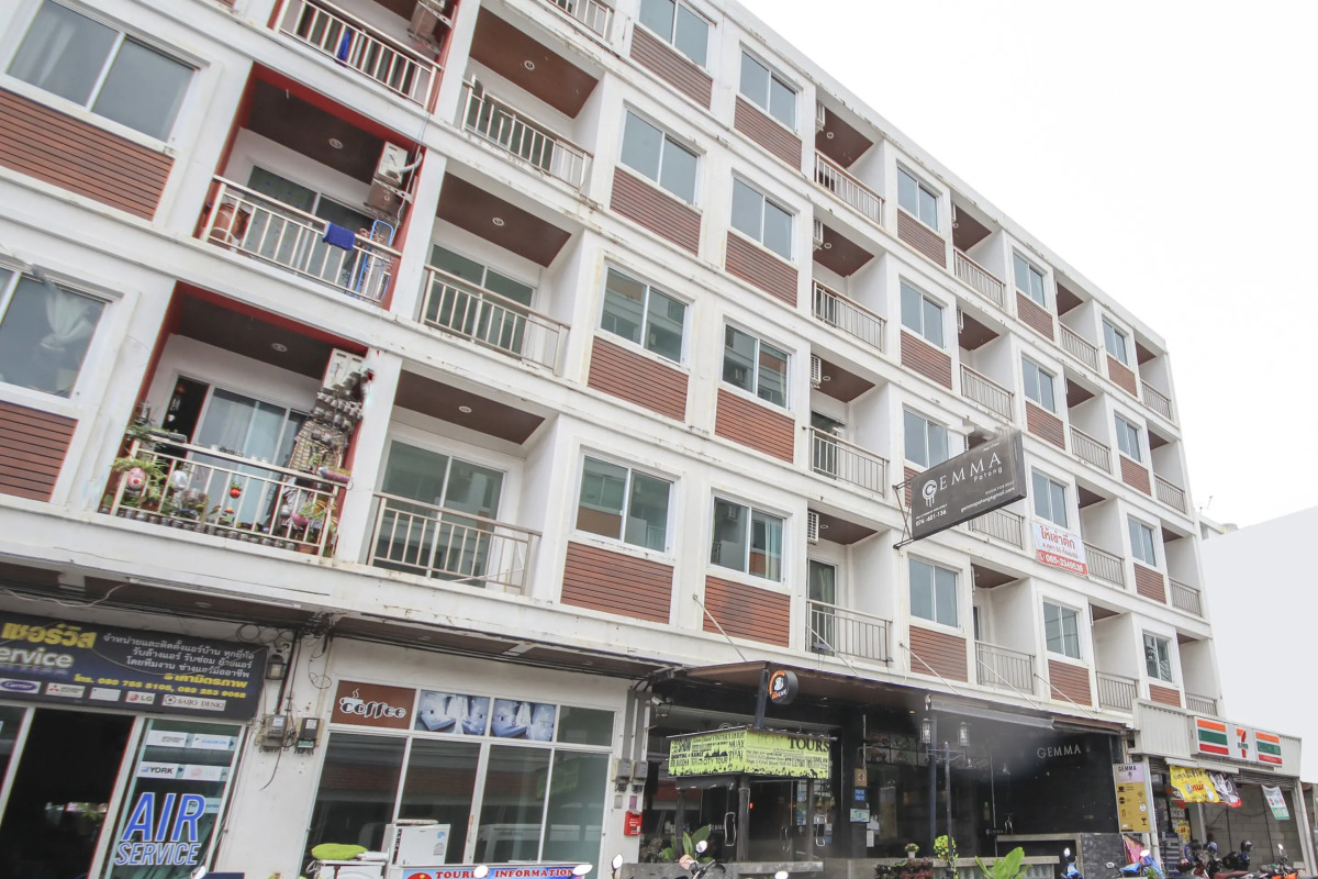 OYO 75321 Gemma Patong