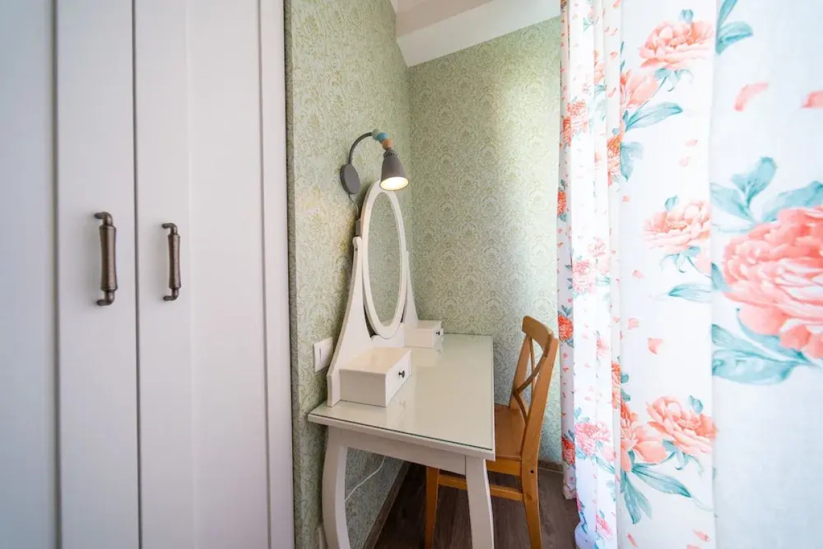 Dom Vverhdom Guest House