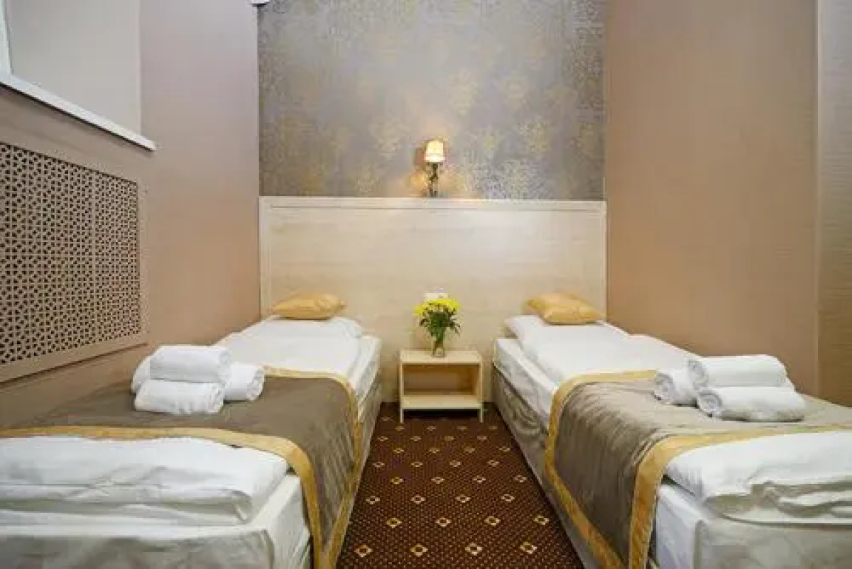 Apelsin Hotel on Vystavochnaya