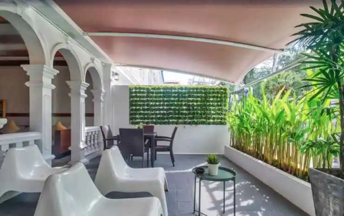 Island Patong Beachfront Apartments