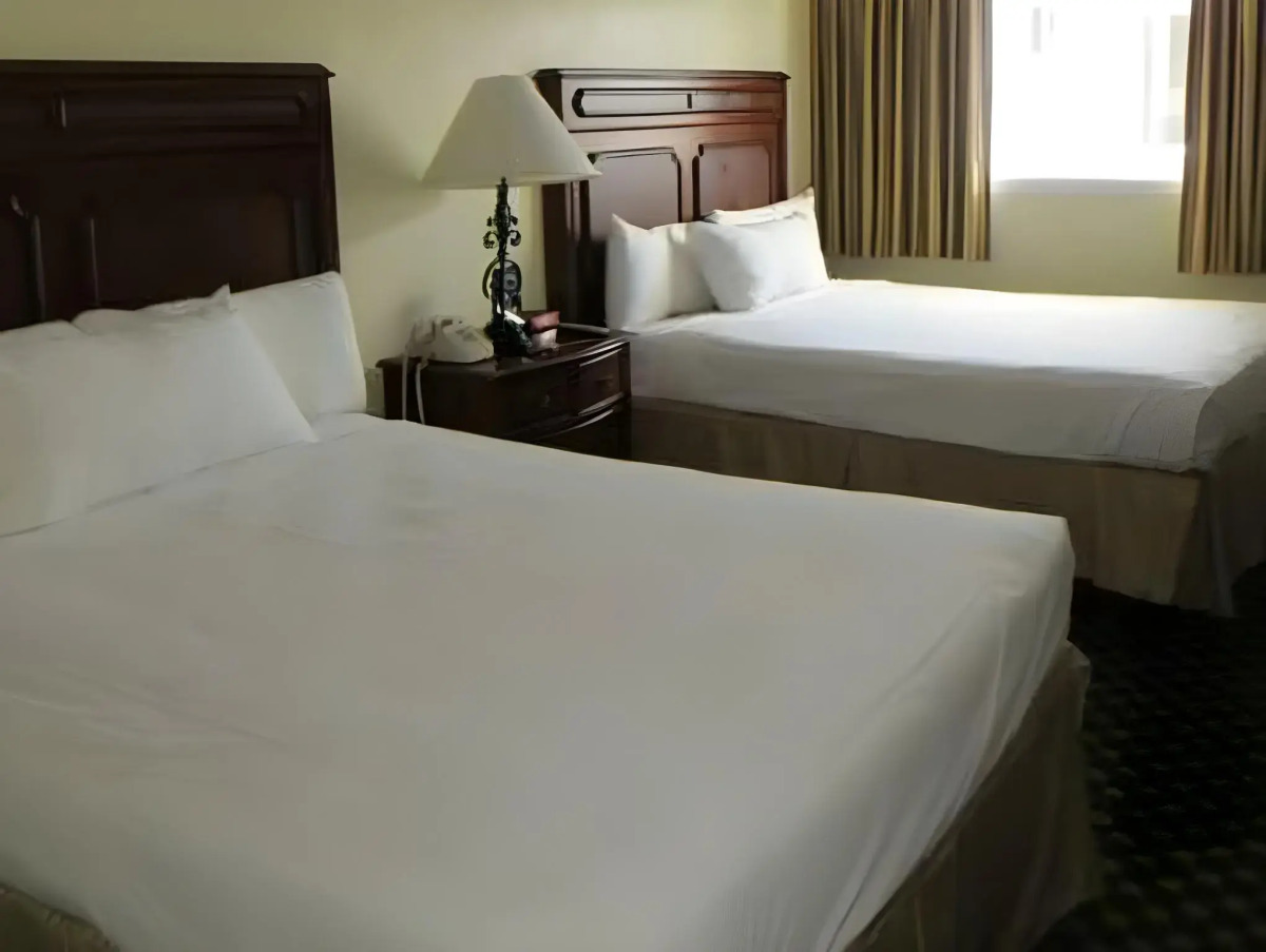 El Cortez Hotel and Casino - 21 and Over