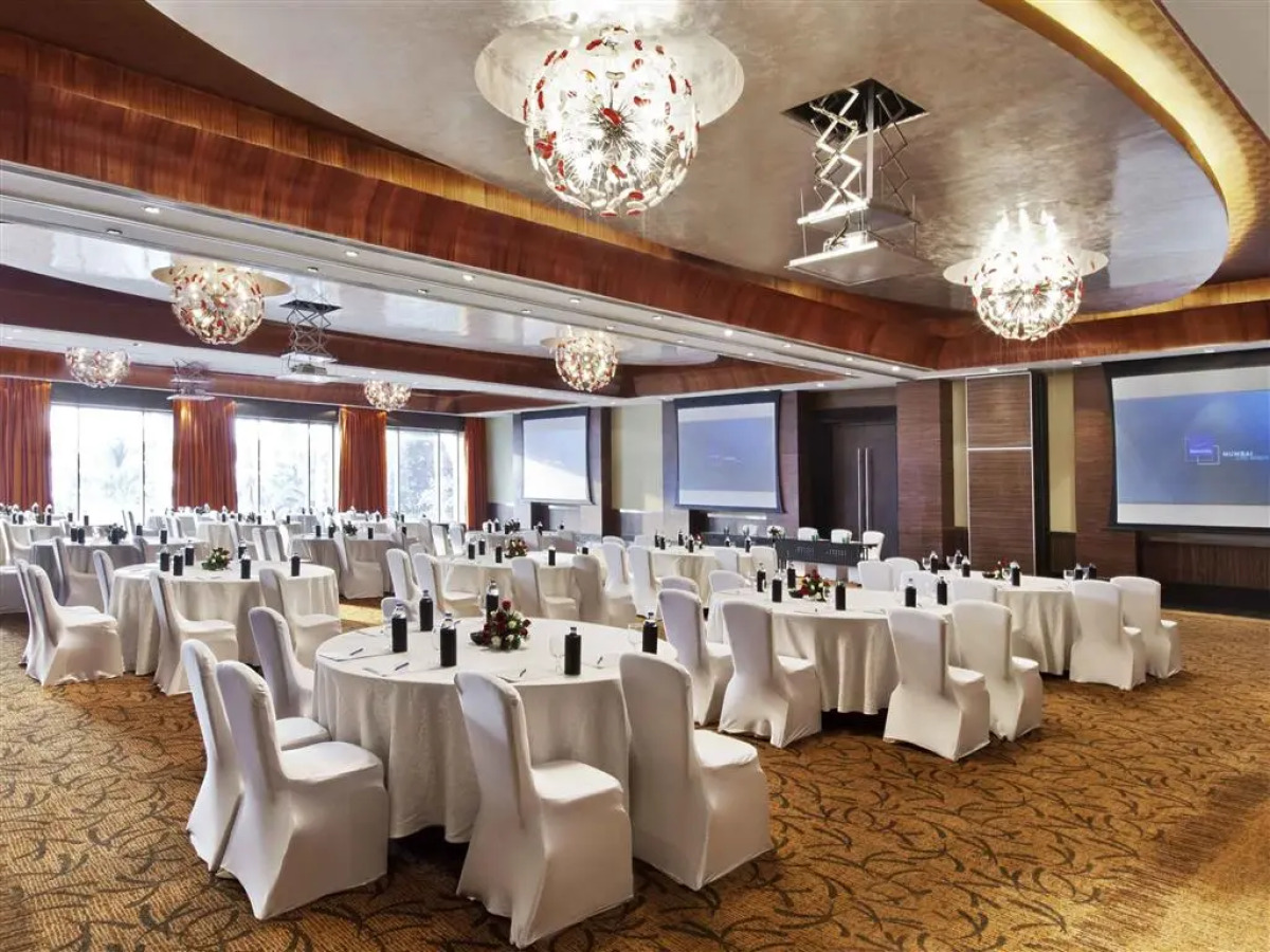 Novotel Mumbai Juhu Beach Hotel