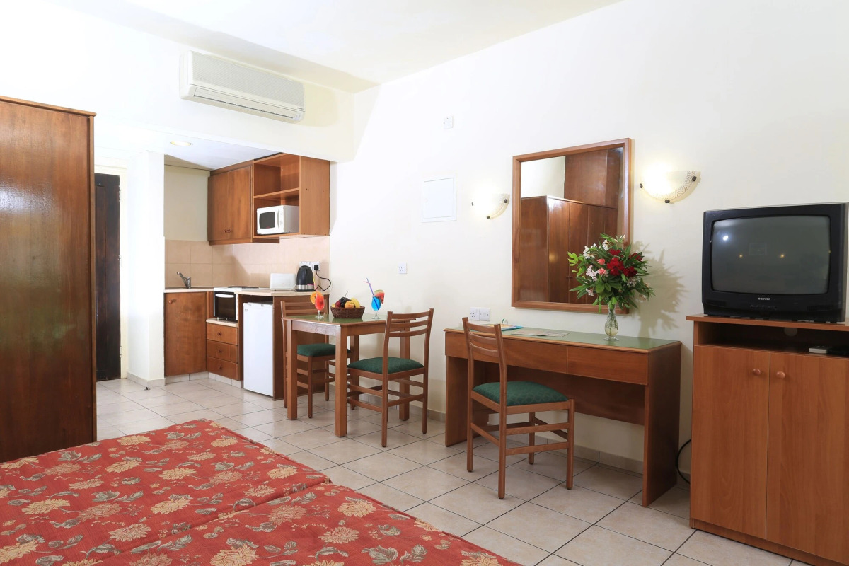 Panas Holiday Village