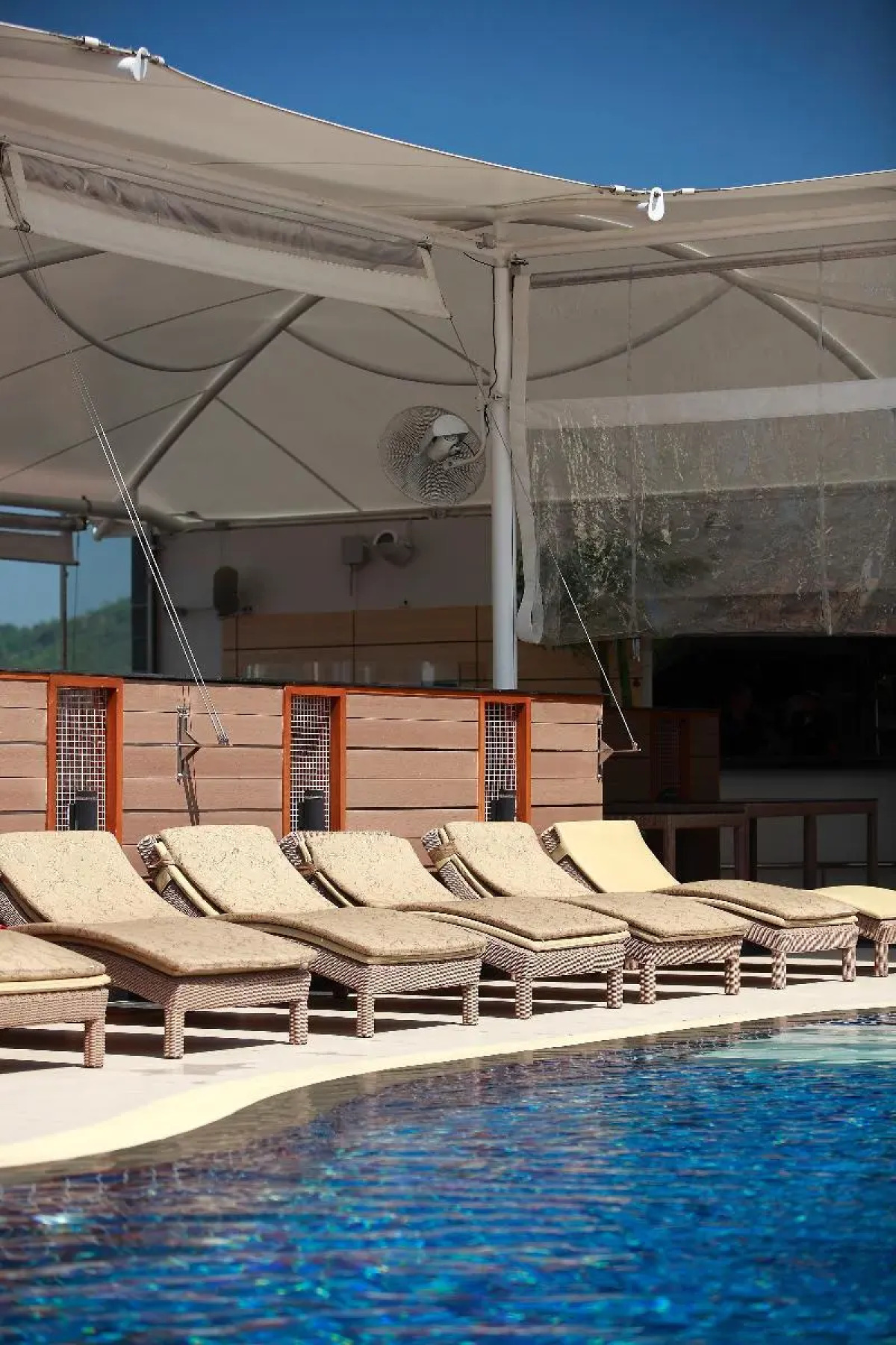 Absolute Bangla Suites