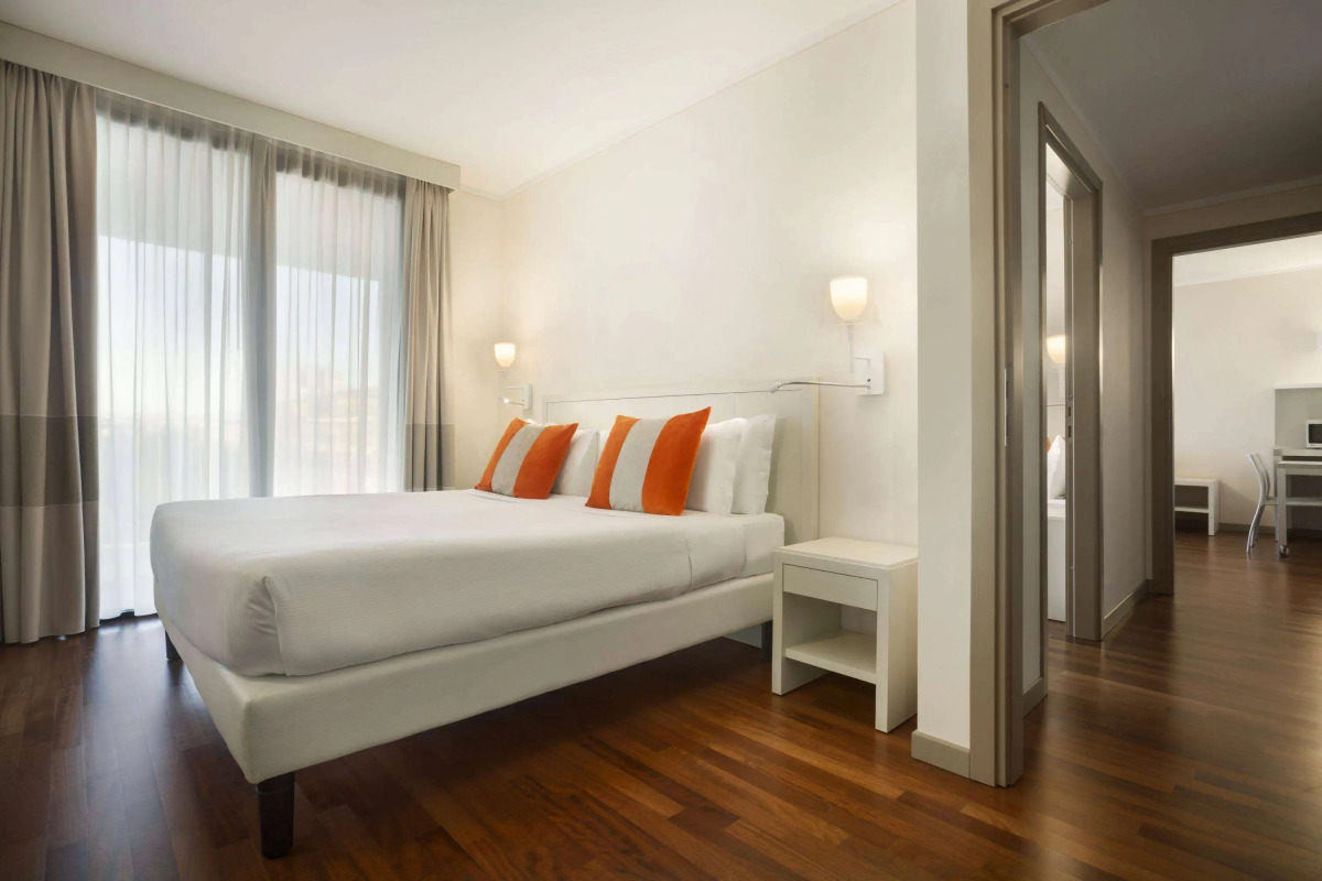 Отель Ramada Plaza by Wyndham Milano