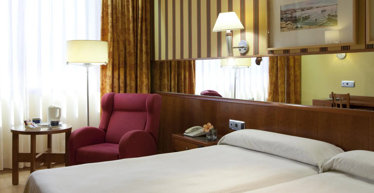 Отель Ilunion Les Corts Spa