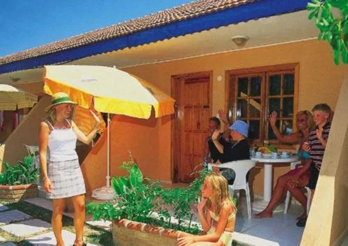 Tropic Beach Club Side