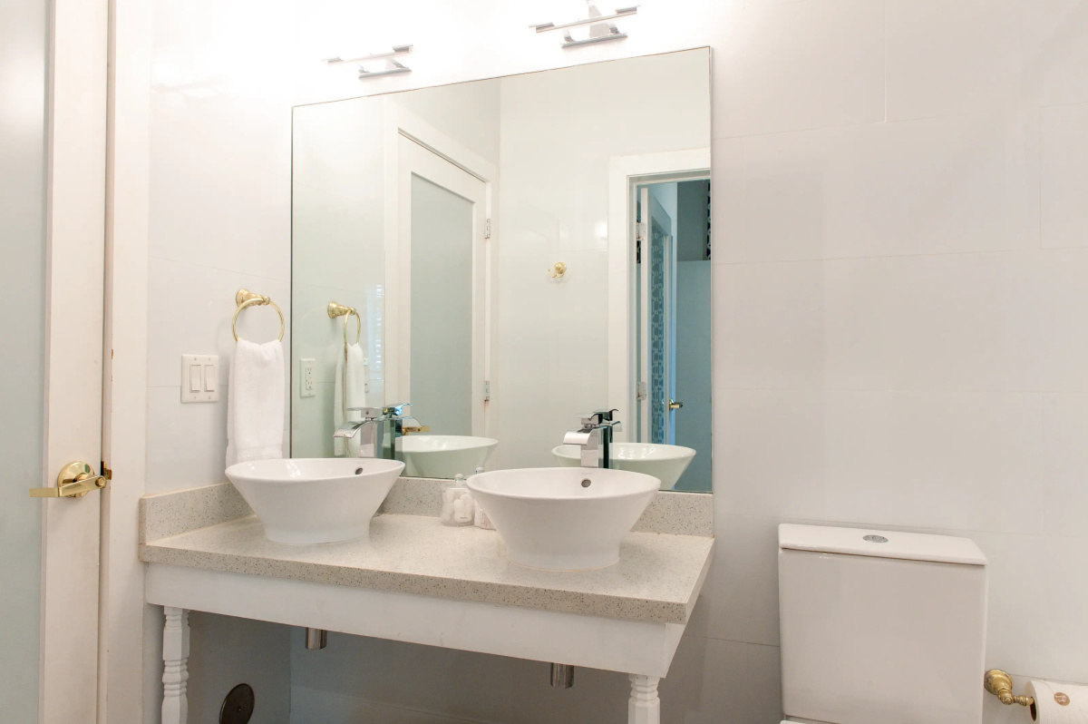 Oceanside Hotel and Suites