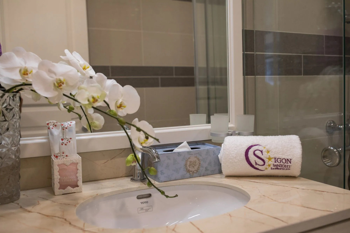 Saigon By Night Luxury Hotel