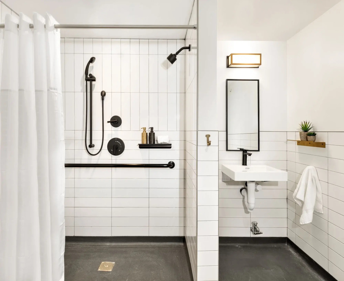 Отель The Revolution