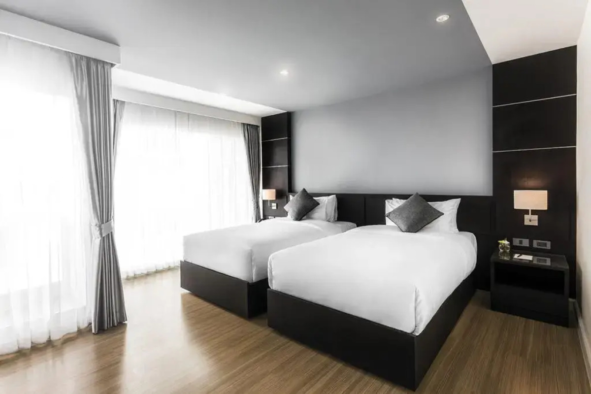 Unique Regency Hotel