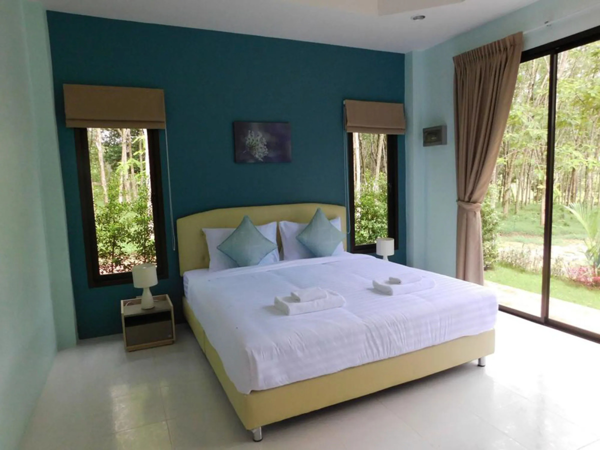 Phuket Sirinapha Resort