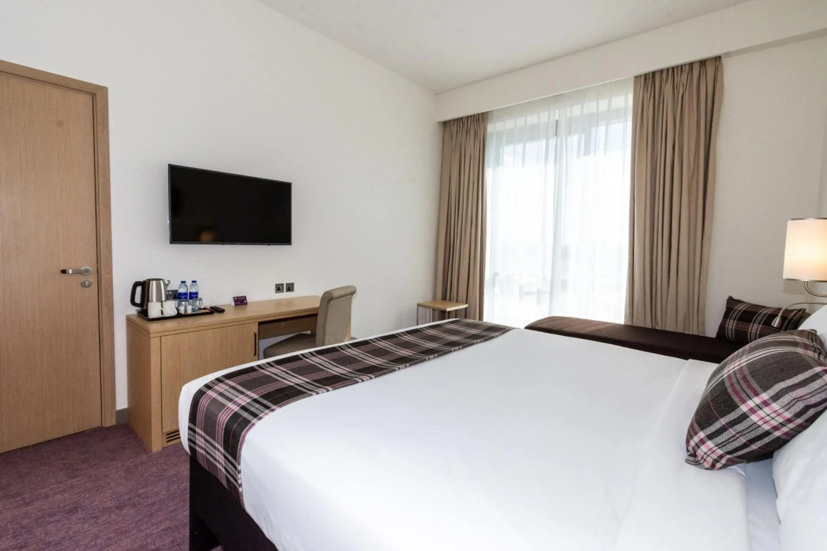 Отель Premier Inn Dubai Dragon Mart